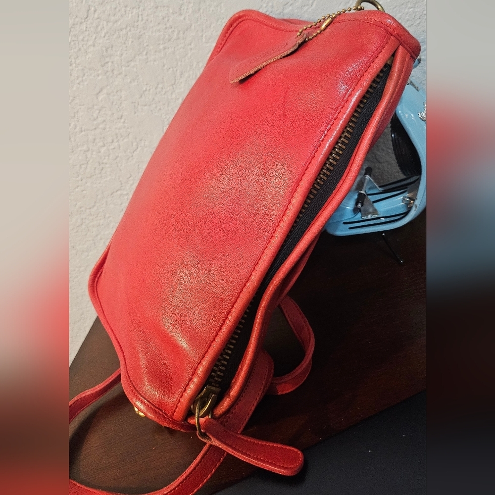 Vintage Coach Red Gloved Leather Companion Bag - Picture 7 of 13